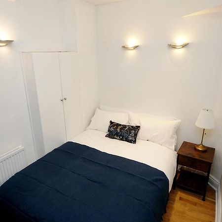 Cozy Retreat By Aresti Hotels Londres Extérieur photo