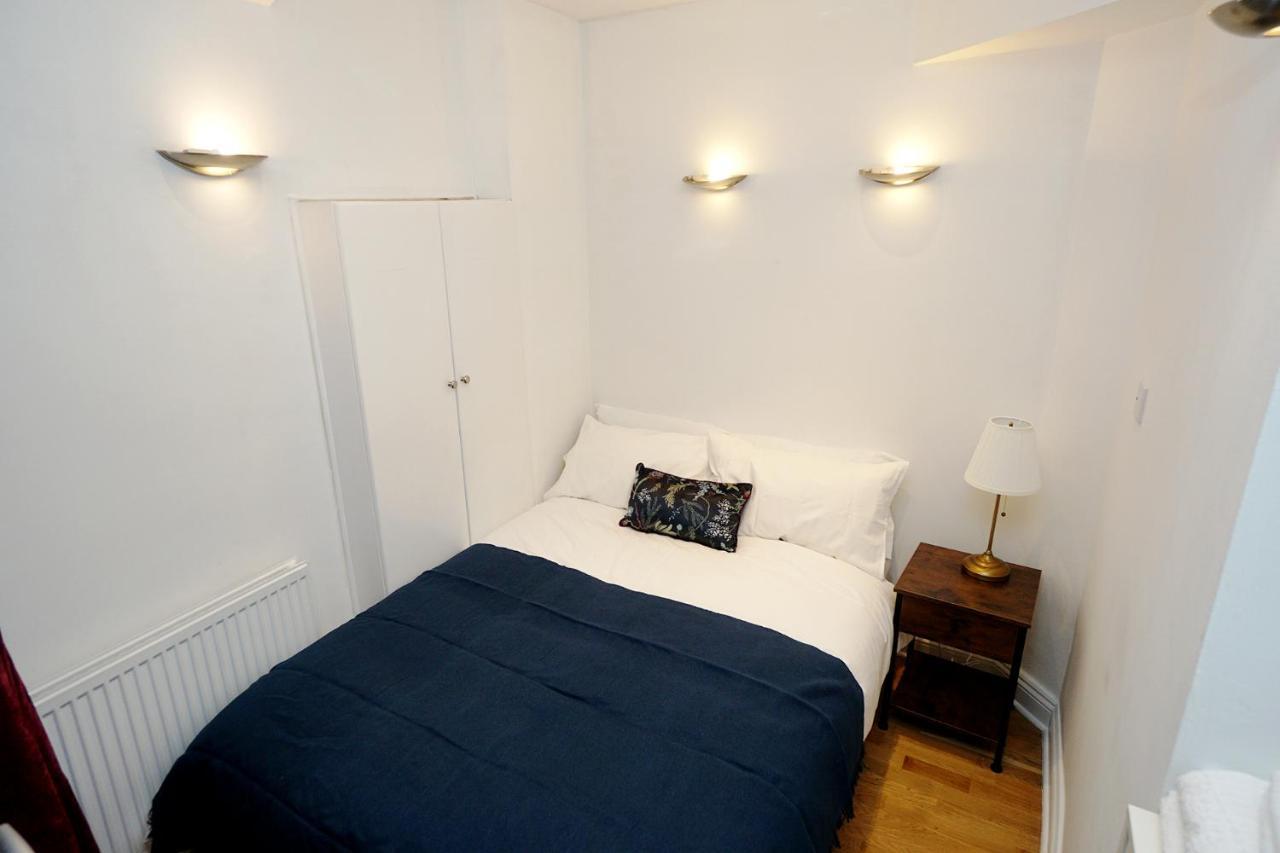 Cozy Retreat By Aresti Hotels Londres Extérieur photo