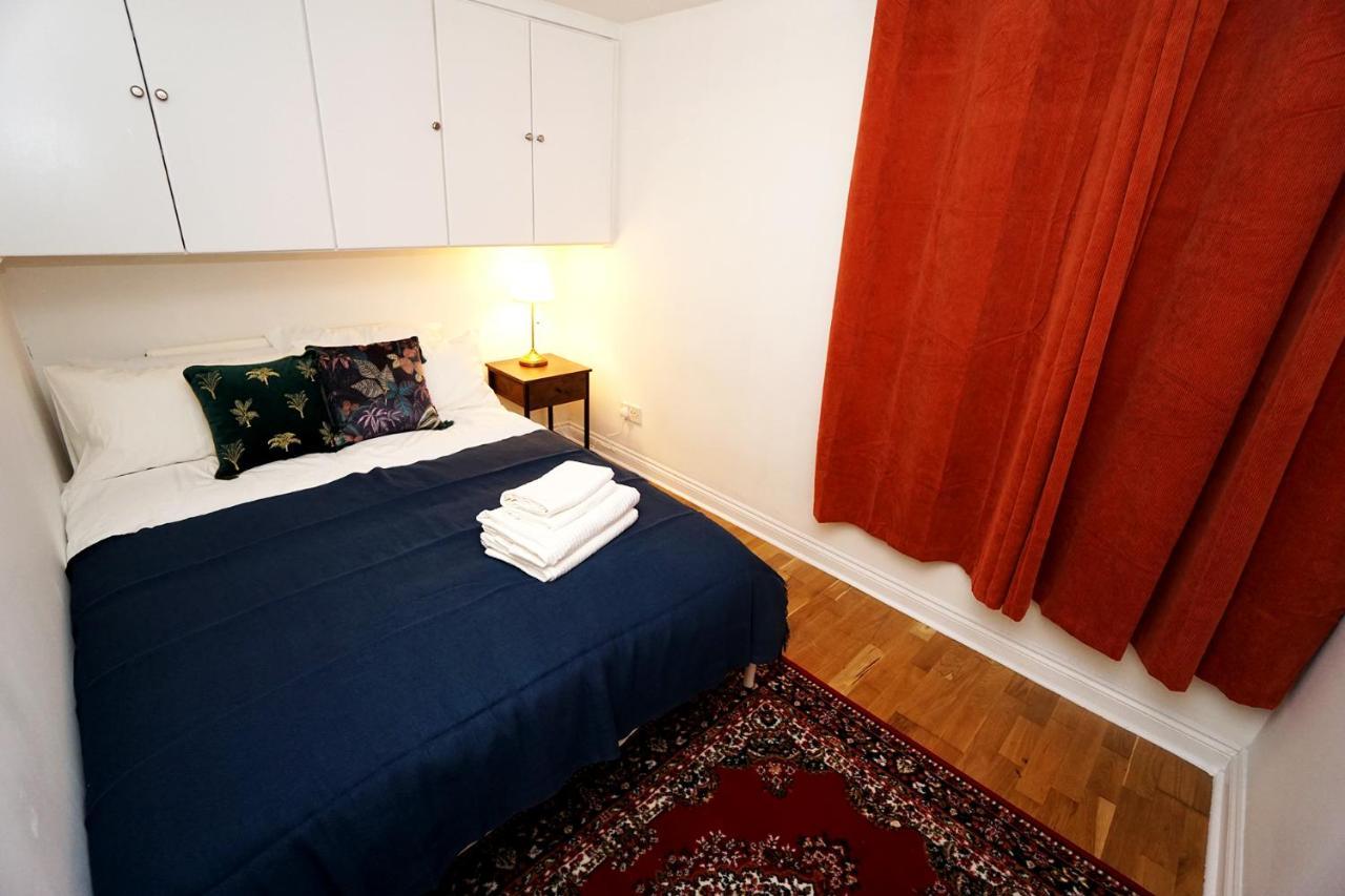 Cozy Retreat By Aresti Hotels Londres Extérieur photo
